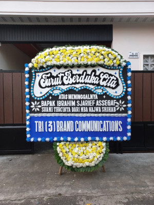 Papan Bunga Duka di Kerembong
